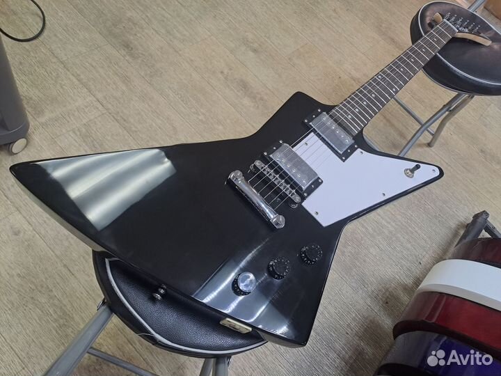 Электрогитара чёрная корпус Explorer