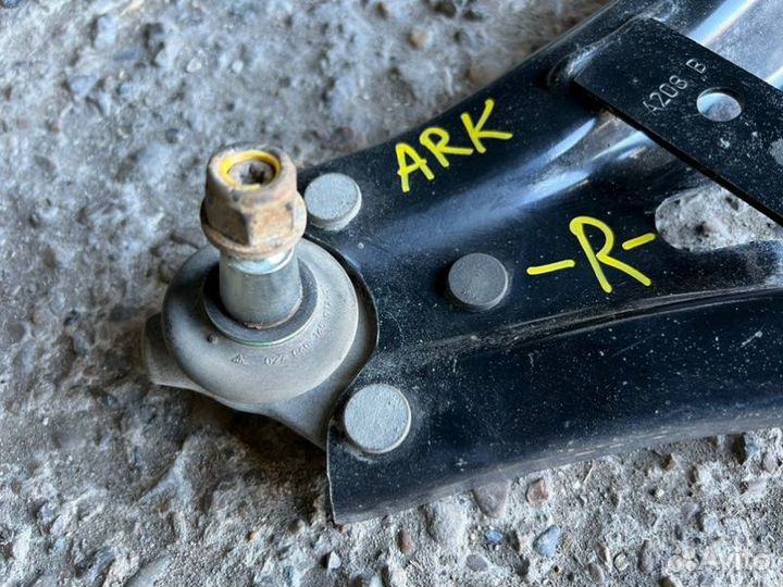 Рычаг передний правый Renault Arkana пробег 46