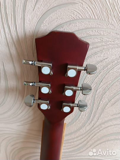 Гитара электроакустическая