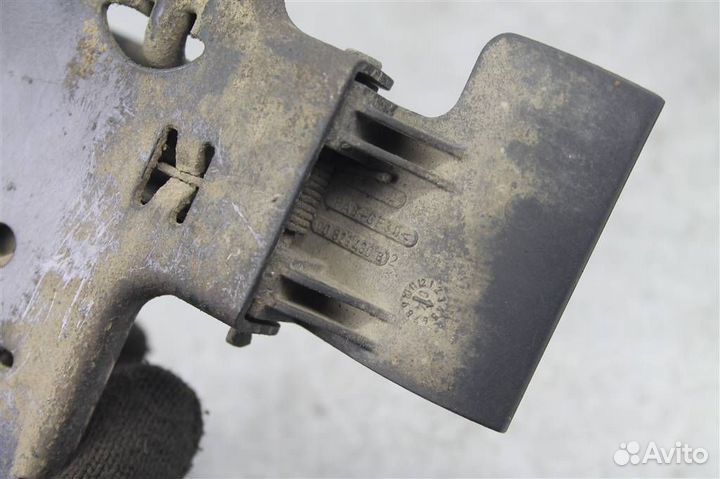 Ответная часть замка капота Volkswagen Touareg (0