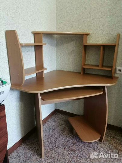 Компьютерный стол