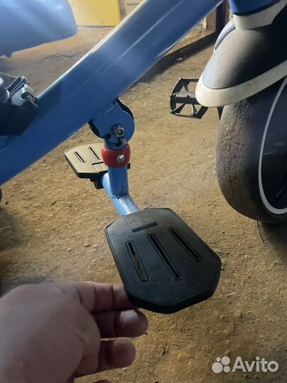 Трехколесный велосипед с ручкой