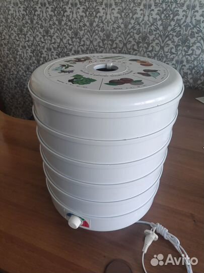 Сушилка для овощей и фруктов Ветерок на 5 поддонов