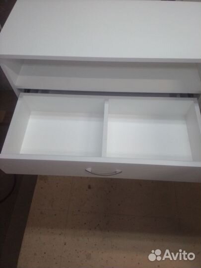 Стол для маникюра под заказ