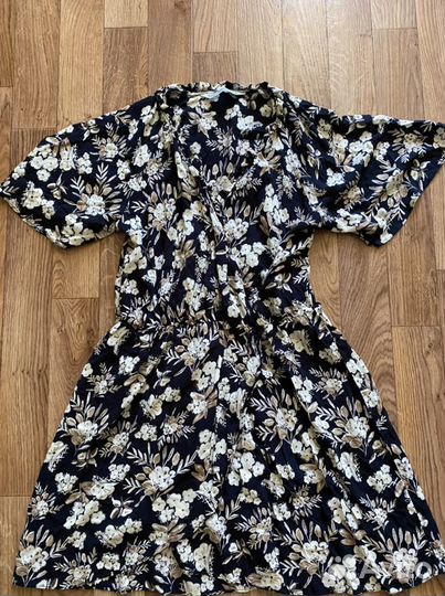 Платье с запахом Zara