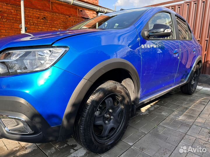 Renault Logan Stepway 1.6 CVT, 2019, 35 000 км