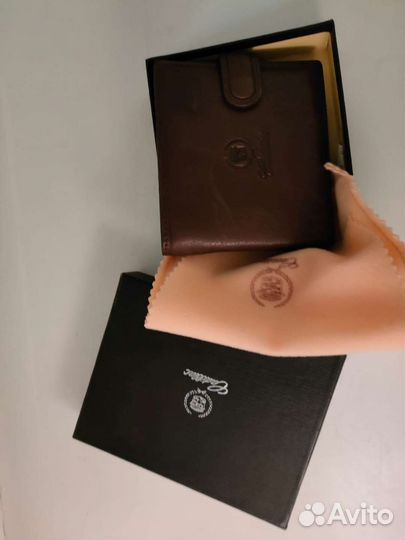 Мужское кожаное портмоне (кошелёк)