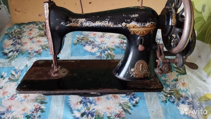 Швейная машинка зингер ручная