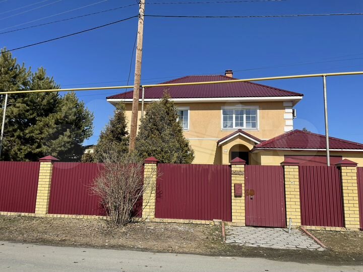 Дом 218 м² на участке 20 сот.