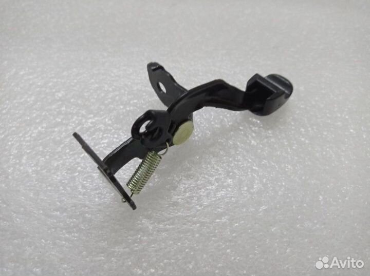 Ручка открывания бензобака Kia Rio X-line G4FG