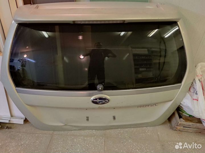 Дверь багажника subaru forester 2006г