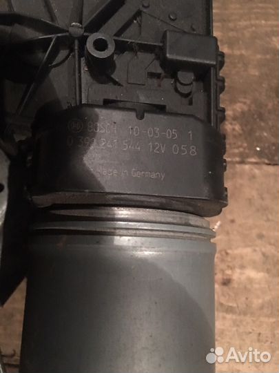 Трапеция дворников с мотором