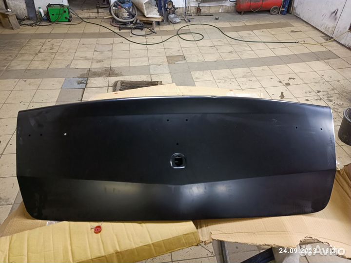 Крышка багажника рено Логан 1