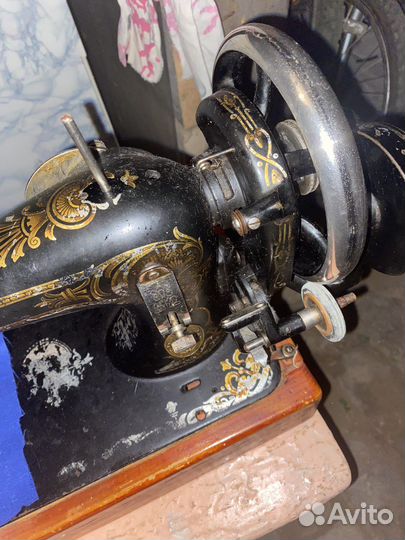 Швейная машина старинная