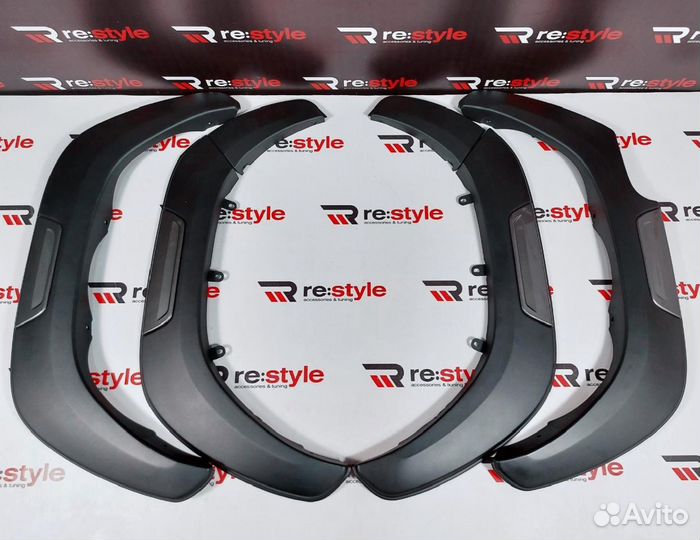 Фендера Toyota Hilux Pick Up с 2020 Тонкие R1686