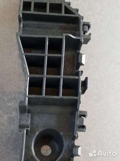 Крепление бампера Hyundai Creta правое переднее