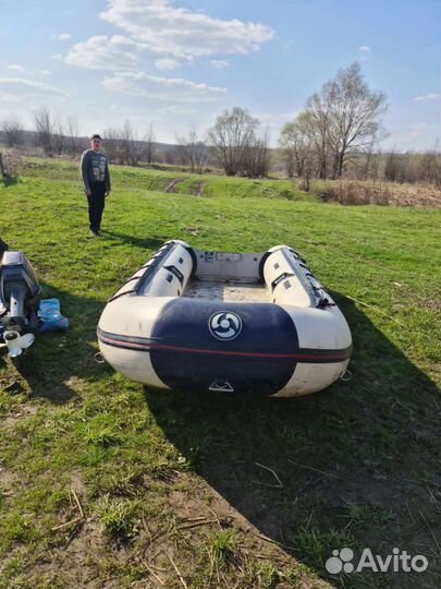 Моторная лодка Yamaha с двигателем Yamaha