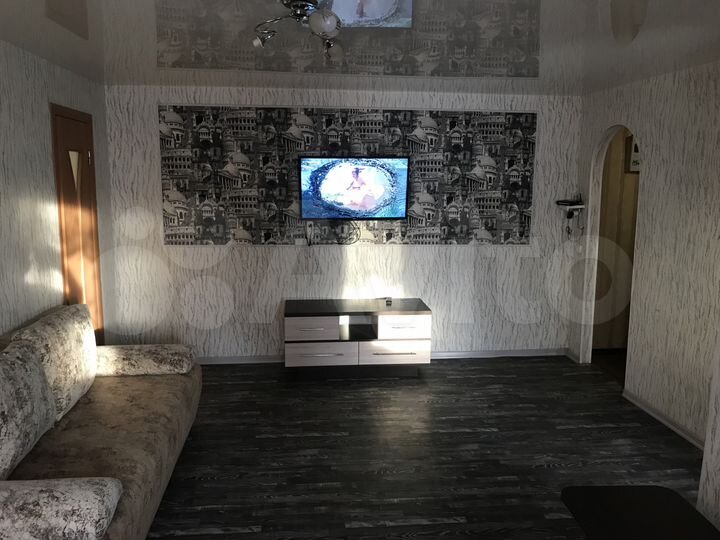 2-к. квартира, 47 м², 1/3 эт.