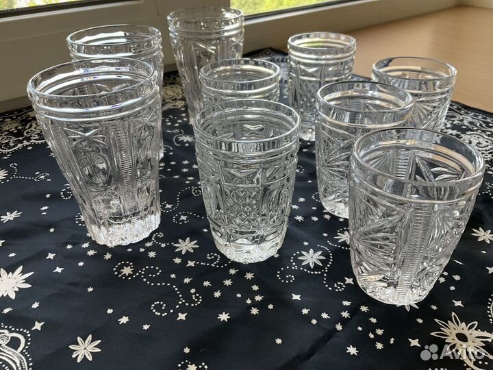 Хрустальные стаканы и рюмки