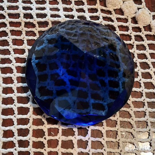 Стеклянный большой сапфир. Для интерьера