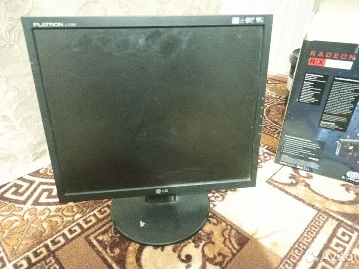 Монитор LG Flatron L725S