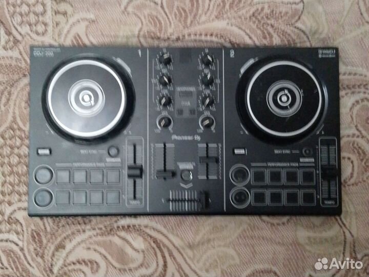 Контроллер для DJ Pioneer DDJ-200