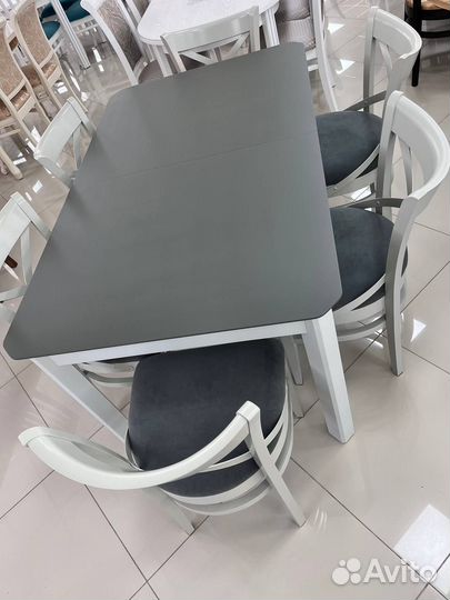 Кухонный стол