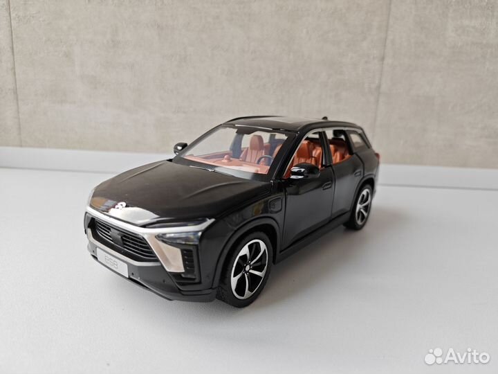 Модель автомобиля NIO ES8 SUV New Energy Vehicles