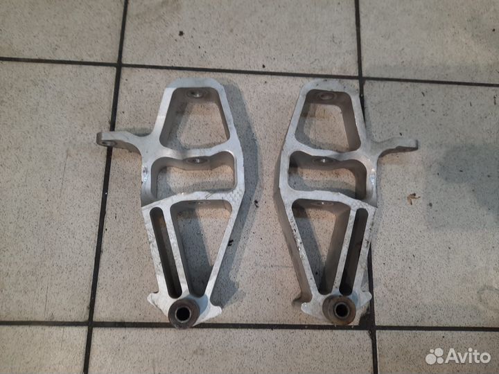 Поворотный кулак Polaris indy 600