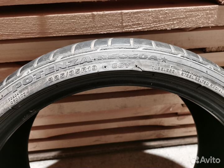 Bridgestone Potenza RE050A 225/35 R19 и 255/30 R19