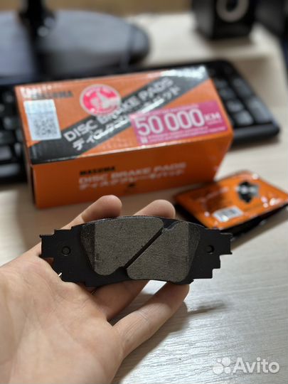 Тормозные колодки задние на toyota camry v70