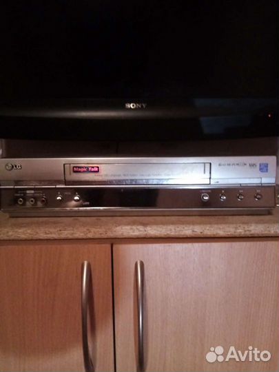 Видеомагнитофон