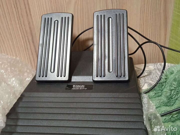 Игровой руль с педалями