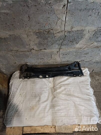 Кронштейн подрамника Toyota RAV4 40