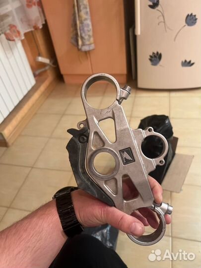 Траверса верхняя honda cbr 1000 rr 2008