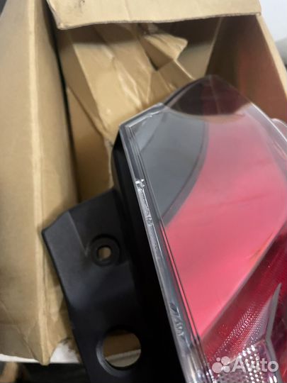 Фонарь задний правый Toyota Rav4 XA40