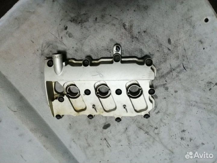 Клапанная крышка правая Audi A6 C6