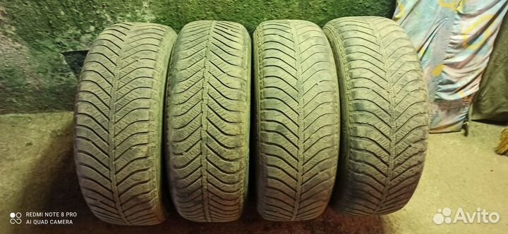 Goodyear Vector 4Seasons 195/65 R15 91H