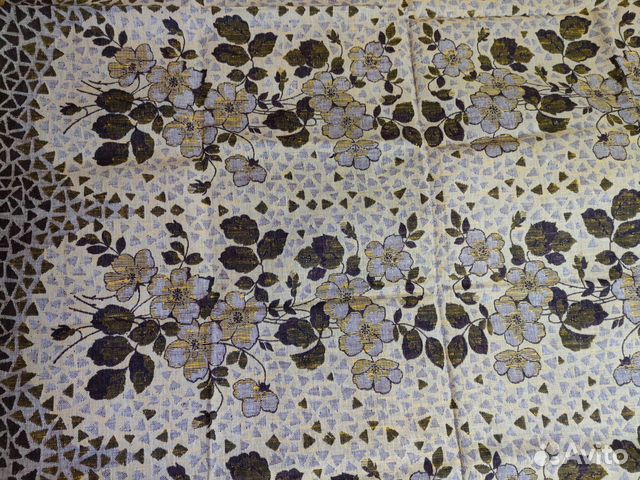 Новые покрывала 1.5*2.12 м. в наличии 2 шт