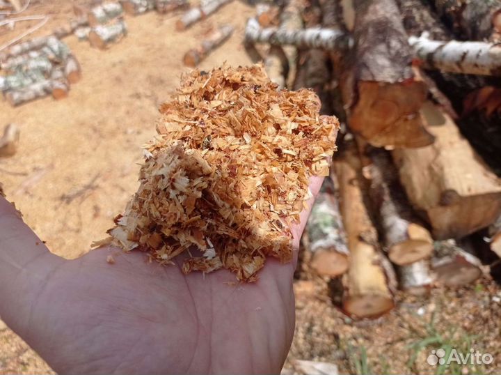 Опилки в мешках, щебень, песок, земля, дрова