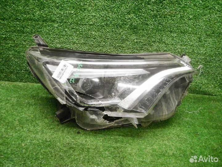 Фара правая Toyota RAV4