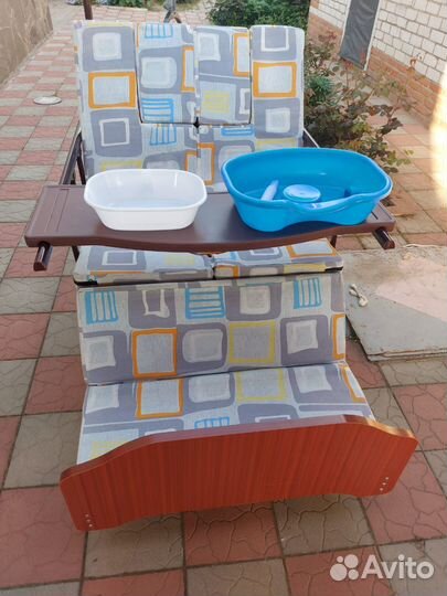 Кровать для лежачих больных с туалетом