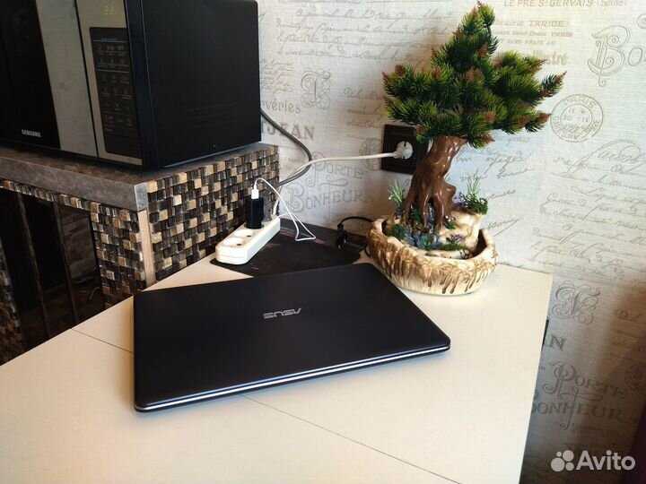 Тонкий лёгкий мощный для игр на FuullHD DDR4 SSD A