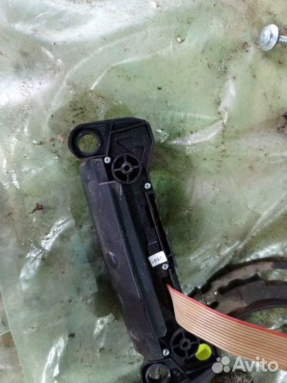 Кнопка управления магнитолой на руль Volkswagen