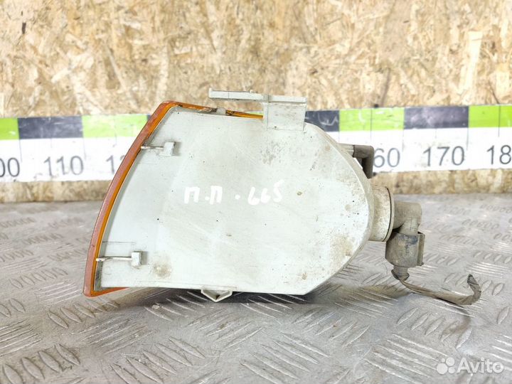 Поворотник правый Volkswagen Polo 1994-1999