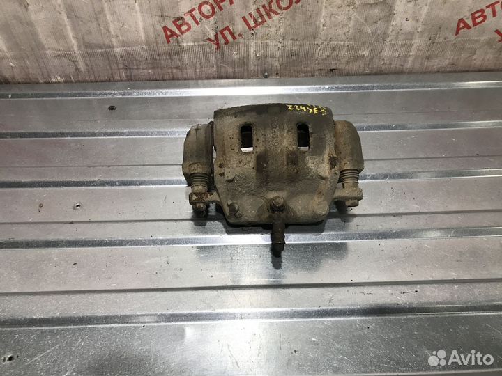 Суппорта тормозные передние Chevrolet Captiva С100