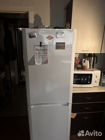 Холодильник indesit