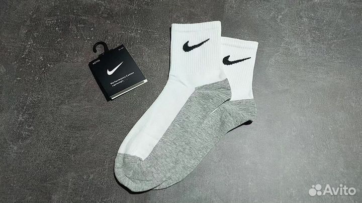 Носки Nikeс серой подошвой