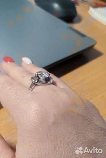 Серебряное кольцо с фианитом