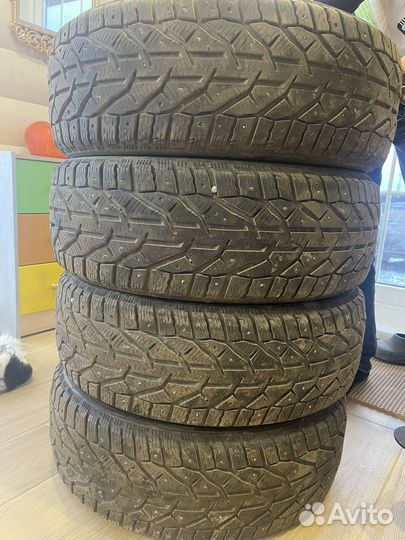 Tigar SUV Ice 215/60 R17